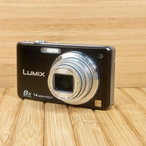 Panasonic DMC-FH22 14.1 MP Digital Camera with 8x Optical Zoom and Touchscreen - Picture 2 of 9